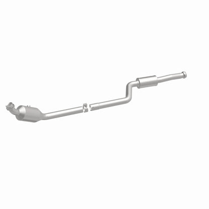 MagnaFlow Mercedes-Benz C300 OEM Grade Federal / EPA Compliant Direct-Fit Catalytic Converter 21-497 360 Degree Image Set