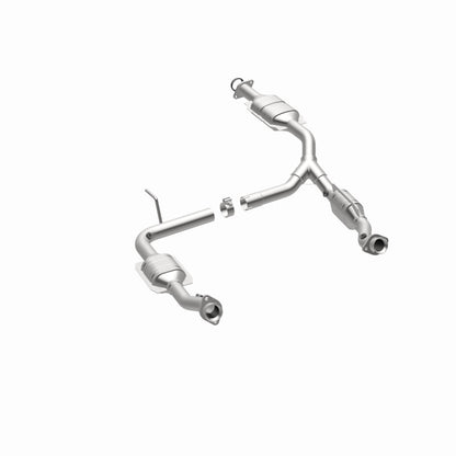MagnaFlow HM Grade Federal / EPA Compliant Direct-Fit Catalytic Converter 93372 360 Degree Image Set
