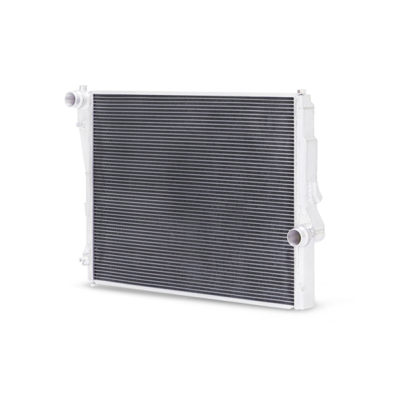 Mishimoto BMW E46 Non-M Performance Aluminum Radiator MMRAD-E46-323 Photo - Close Up