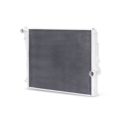 Mishimoto BMW E46 Non-M Performance Aluminum Radiator MMRAD-E46-323 Photo - Close Up