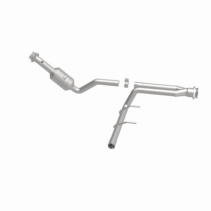 MagnaFlow Ford F-150 OEM Grade Federal / EPA Compliant Direct-Fit Catalytic Converter 52156 360 Degree Image Set