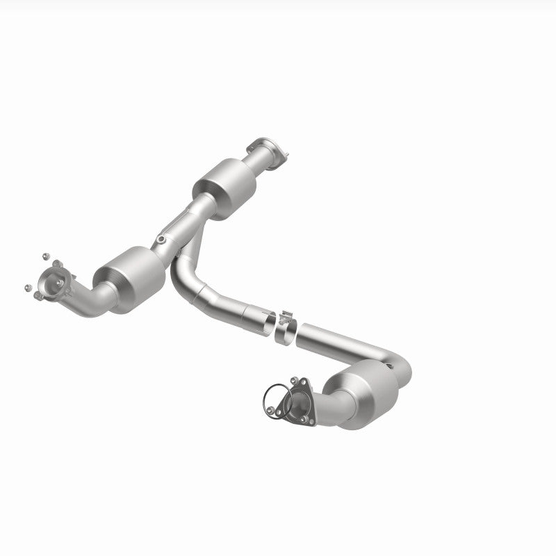 Magnaflow 18-20 Chevrolet Express 2500 Single Underbody 4.3L Direct Fit Catalytic Converter 280210 280210 360 Degree Image Set