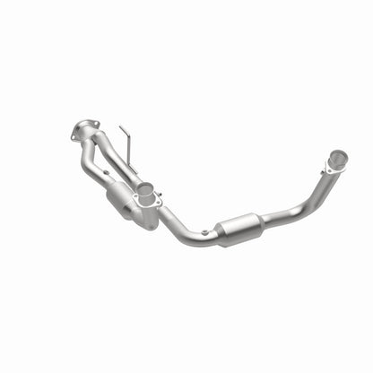 MagnaFlow Jeep HM Grade Federal / EPA Compliant Direct-Fit Catalytic Converter 24473 360 Degree Image Set