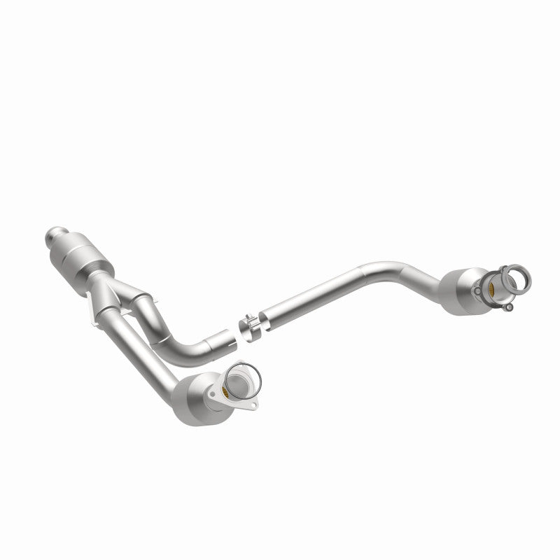 MagnaFlow OEM Grade Federal / EPA Compliant Direct-Fit Catalytic Converter 52642 360 Degree Image Set
