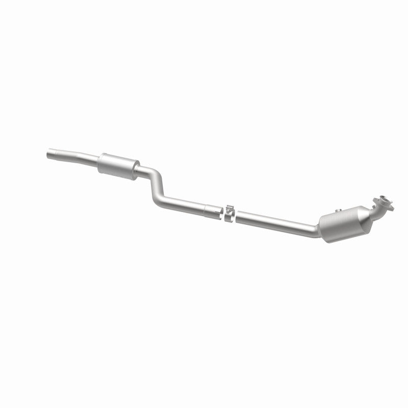 MagnaFlow Mercedes-Benz C300 OEM Grade Federal / EPA Compliant Direct-Fit Catalytic Converter 21-498 360 Degree Image Set