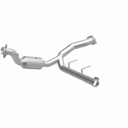 MagnaFlow Ford F-150 OEM Grade Federal / EPA Compliant Direct-Fit Catalytic Converter 21-475 360 Degree Image Set