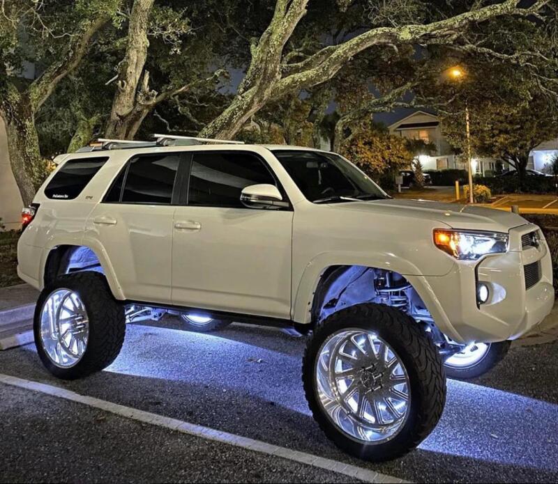 ORACLE Lighting Oracle LED Illuminated Wheel Rings - Double LED - White 4228-001 4228-001 Photo - lifestyle view