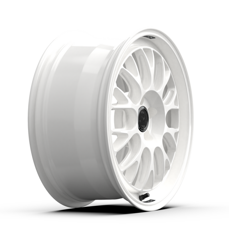fifteen52 Holeshot RSR 18x8.5 5x108 42mm ET 63.4mm Center Bore Rally White RSHRW-88558+42 RSHRW-88558+42 User 1