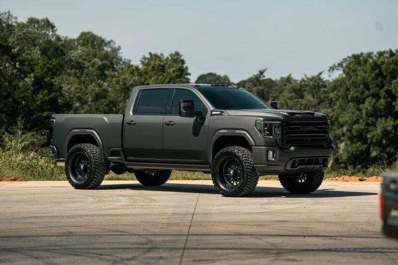 Cognito 20-24 Chevy Silv/Sierra 2500/3500HD 2WD/4WD 3in Elite Lvlng Kit w/ Fox 2.5 Elite Perf Series 210-P0930 210-P0930 Photo - lifestyle view