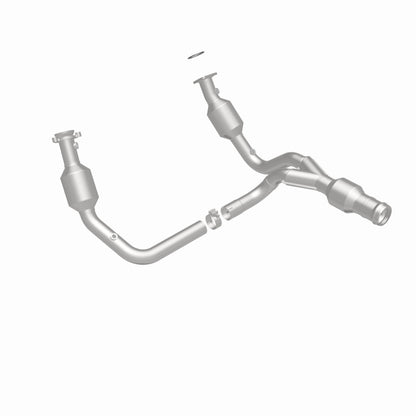MagnaFlow OEM Grade Federal / EPA Compliant Direct-Fit Catalytic Converter 52617 360 Degree Image Set