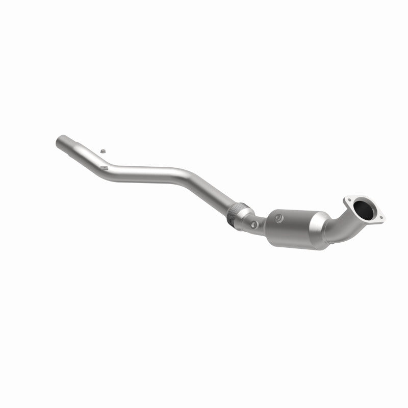 MagnaFlow California Grade CARB Compliant Direct-Fit Catalytic Converter 5561140 360 Degree Image Set
