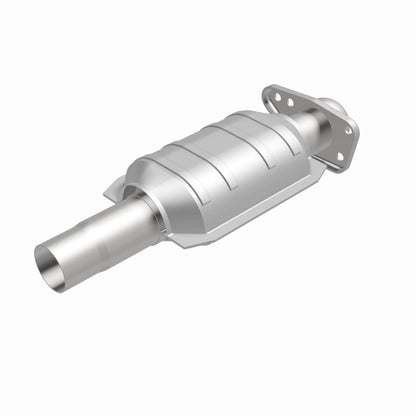 MagnaFlow Standard Grade Federal / EPA Compliant Direct-Fit Catalytic Converter 23496 360 Degree Image Set