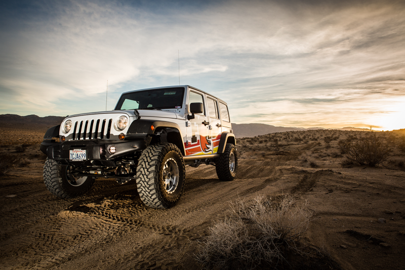 FOX 97-06 Jeep TJ 2.0 Performance Series 9.6in. Smooth Body IFP Front Shock / 3-4.5in & 2-3.5in Lift 980-24-643 980-24-643 Photo - lifestyle view
