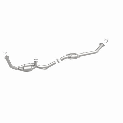 MagnaFlow Toyota Sienna OEM Grade Federal / EPA Compliant Direct-Fit Catalytic Converter 52457 360 Degree Image Set