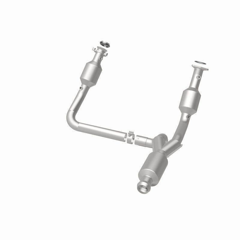 Magnaflow 14-15 Chevrolet Silverado 1500 Underbody 4.3L / 5.3L Direct-Fit Catalytic Converter 280424 280424 360 Degree Image Set