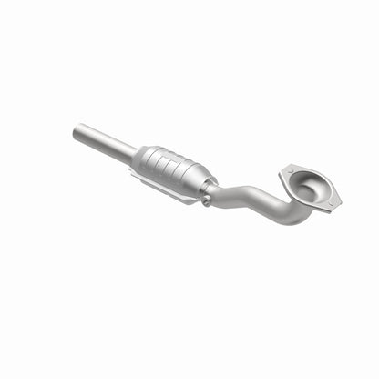 MagnaFlow Volkswagen Standard Grade Federal / EPA Compliant Direct-Fit Catalytic Converter 22924 360 Degree Image Set
