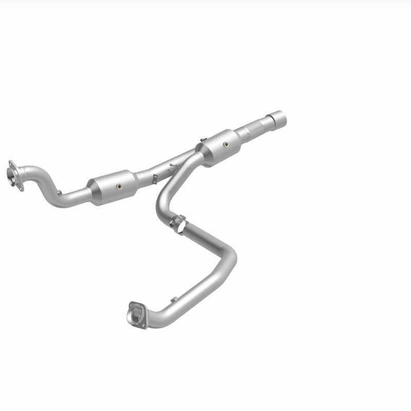 Magnaflow 14-18 2500 V8 6.4 OEM Underbody Direct Fit Converter 21-513 21-513 360 Degree Image Set