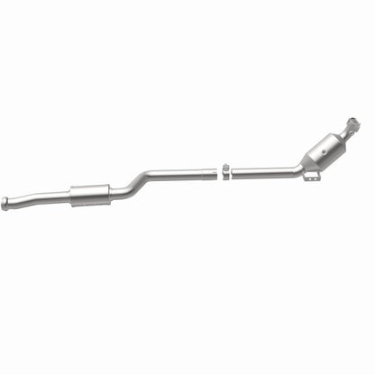 MagnaFlow Mercedes-Benz C300 OEM Grade Federal / EPA Compliant Direct-Fit Catalytic Converter 21-497 360 Degree Image Set