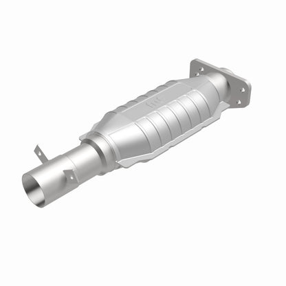 MagnaFlow Standard Grade Federal / EPA Compliant Direct-Fit Catalytic Converter 93486 360 Degree Image Set