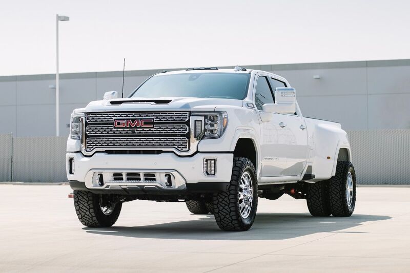 Cognito 20-24 Chevy Silv/Sierra 2500/3500HD 2WD/4WD 3in Elite Lvlng Kit w/ Fox 2.5 Elite Perf Series 210-P0930 210-P0930 Photo - lifestyle view