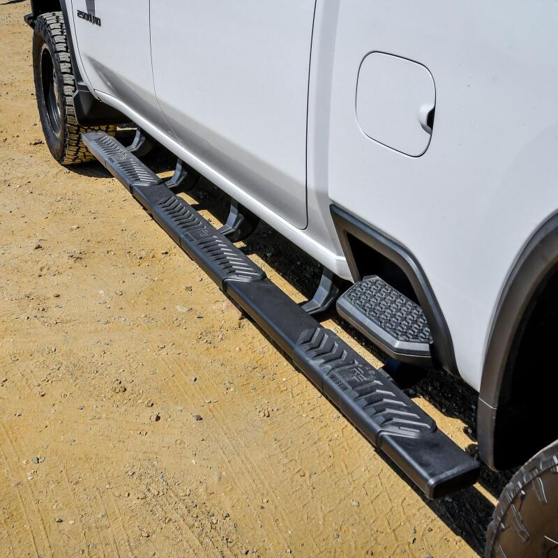 Westin 2020 Chevy Silverado 2500 Crew Cab (6.5ft Bed) R5 M-Series XD W2W Nerf Bars - Textured Black 28-5234765 28-5234765 Photo - Mounted