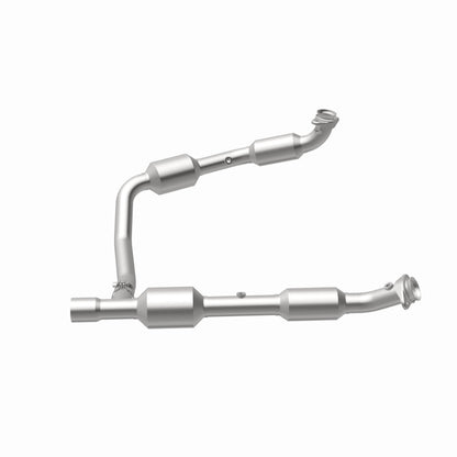 MagnaFlow Ford California Grade CARB Compliant Direct-Fit Catalytic Converter 5582439 360 Degree Image Set