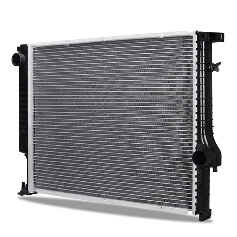 Mishimoto 1988-1999 BMW 3-Series/1995-1999 BMW M3 , Manual Replacement Radiator R1841-MT Photo - Close Up