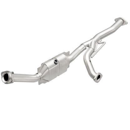 MagnaFlow OEM Grade Federal / EPA Compliant Direct-Fit Catalytic Converter 49678 Photo - Primary