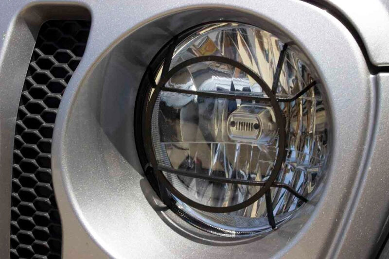 Fishbone Offroad 2018+ Jeep Wrangler JL Aluminum Headlight Guards FB21120 FB21120 Photo - lifestyle view