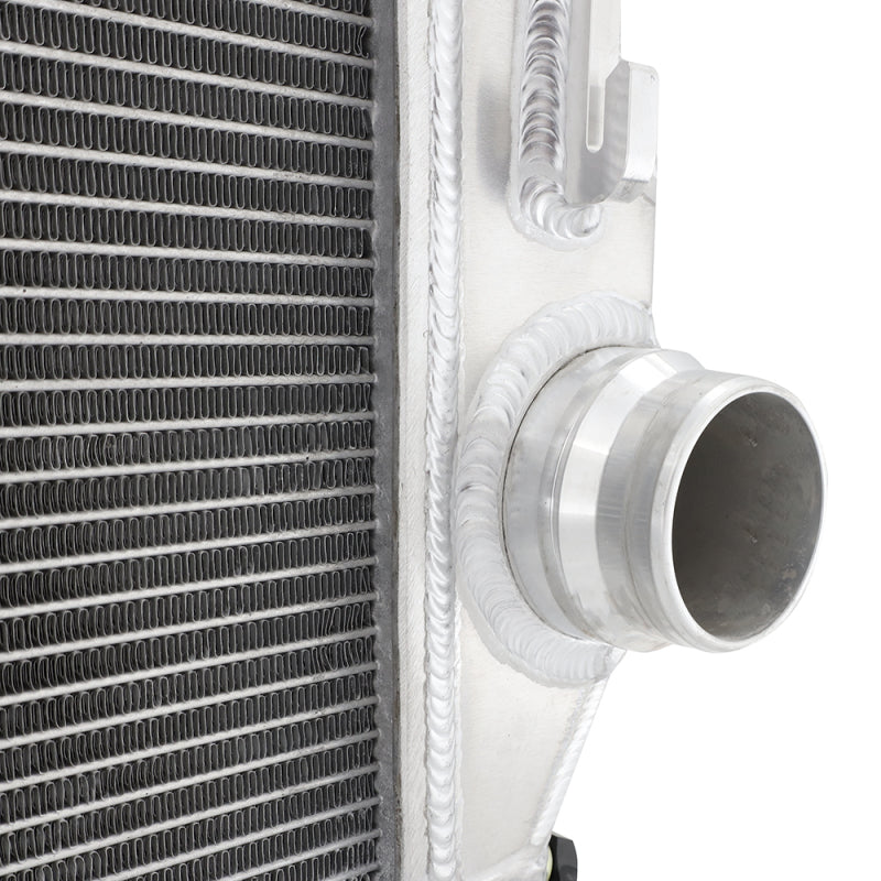 Mishimoto 17-19 Chevrolet/GMC 6.6 L5p Duramax Radiator MMRAD-DMAX-17 MMRAD-DMAX-17 User 4