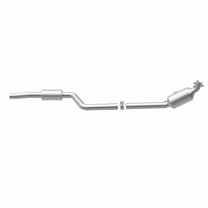 MagnaFlow Mercedes-Benz C300 OEM Grade Federal / EPA Compliant Direct-Fit Catalytic Converter 21-498 360 Degree Image Set