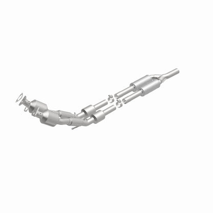 MagnaFlow Volkswagen Passat California Grade CARB Compliant Direct-Fit Catalytic Converter 551838 360 Degree Image Set
