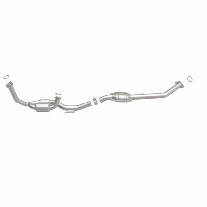 MagnaFlow Toyota Sienna OEM Grade Federal / EPA Compliant Direct-Fit Catalytic Converter 52457 360 Degree Image Set