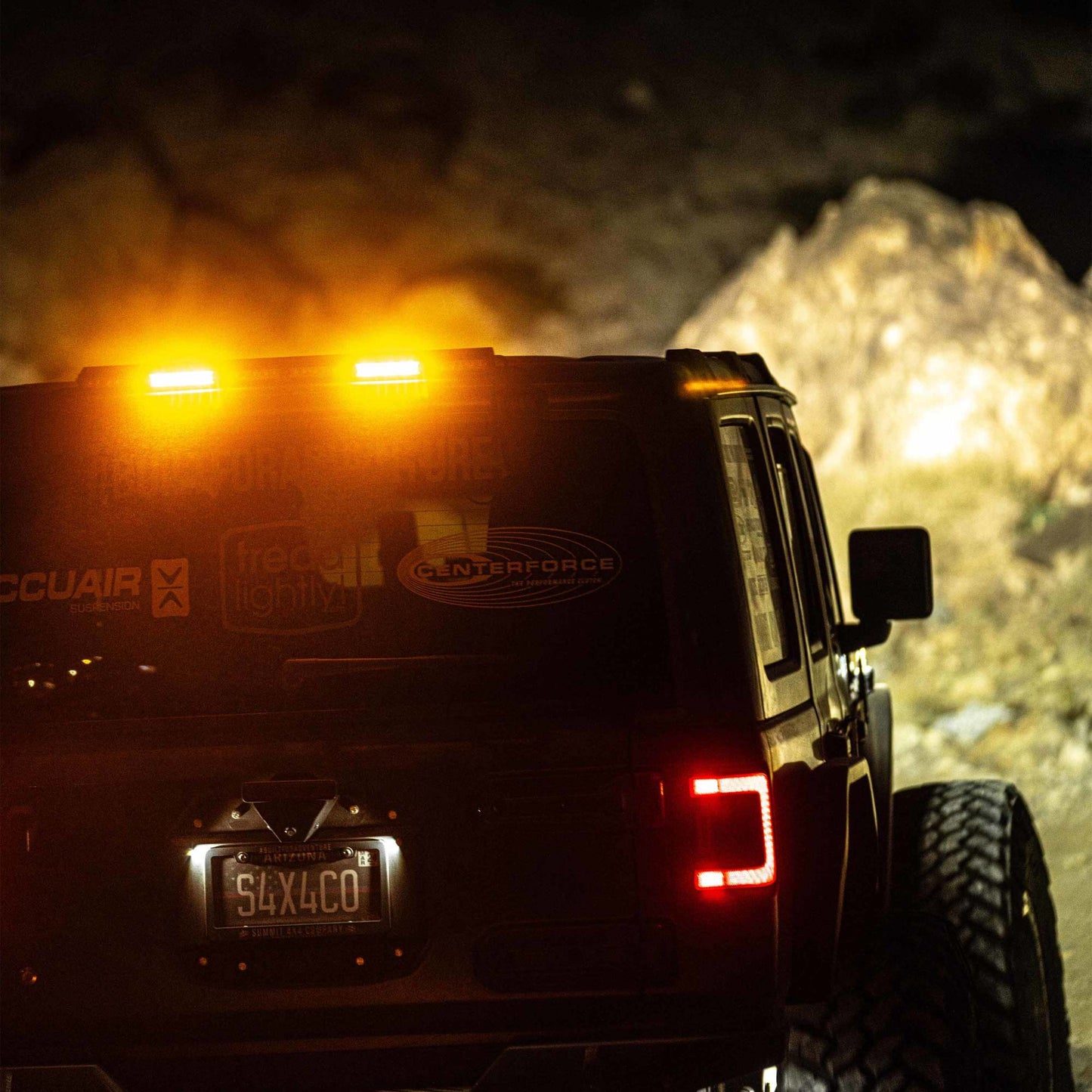 KC HiLiTES 18-24 Jeep Wrangler JL 28in Rear-Facing Multi-Function Chase LED Light Bar Kit 98013