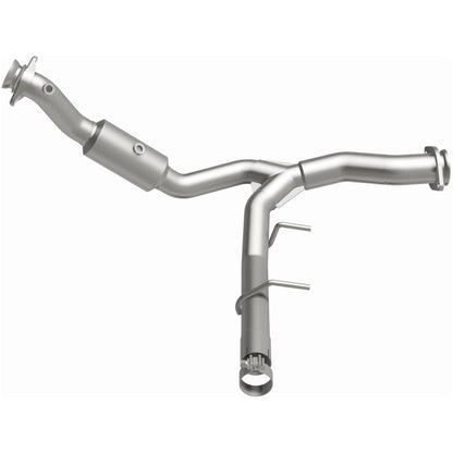 MagnaFlow OEM Grade Federal / EPA Compliant Direct-Fit Catalytic Converter 21-528 Photo - out of package