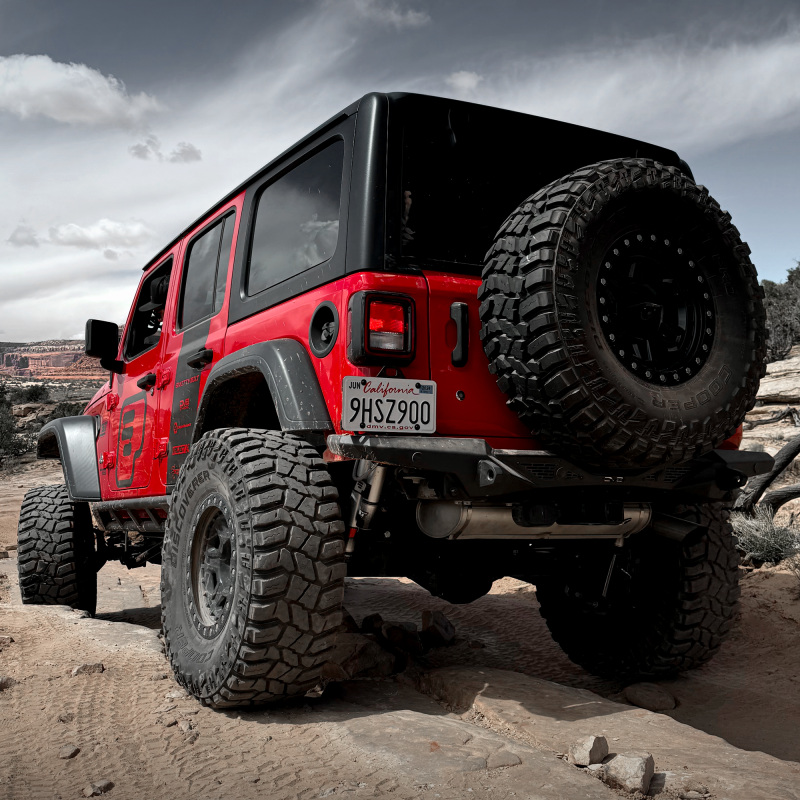 Progressive 20-24 Gladiator (JT) STR 47 Series 2.0 Remote Res Rear Shocks (Pair) - 3.5-4.0in 47-2009 47-2009 Photo - lifestyle view