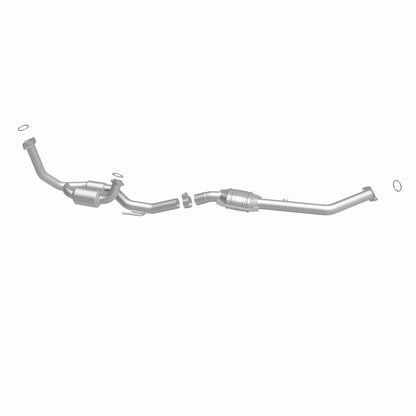 MagnaFlow Toyota Sienna OEM Grade Federal / EPA Compliant Direct-Fit Catalytic Converter 52457 360 Degree Image Set