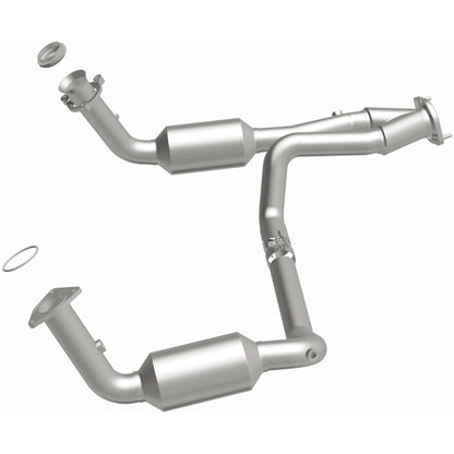 Magnaflow 04-06 Chevrolet Silverado 1500 5.3L Direct Fit Catalytic Converter 4651097 4651097 Photo - out of package