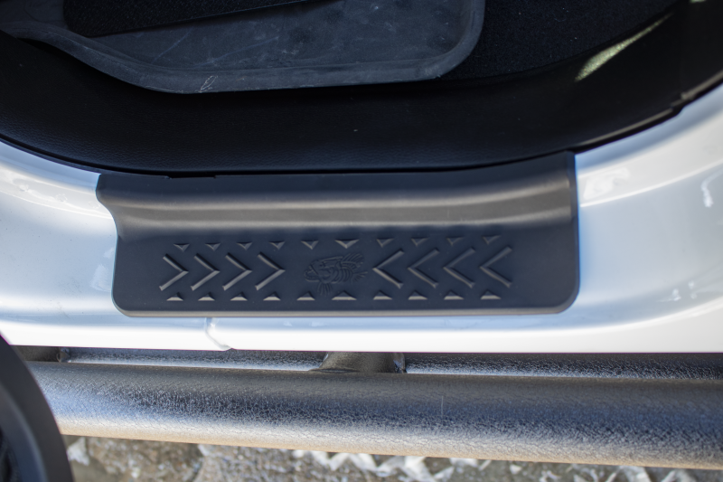 Fishbone Offroad 2020+ Jeep Gladiator JT Rocker Guards FB23142 FB23142 Photo - lifestyle view