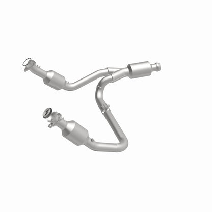 Magnaflow 14-15 Chevrolet Silverado 1500 Underbody 4.3L / 5.3L Direct-Fit Catalytic Converter 280424 280424 360 Degree Image Set