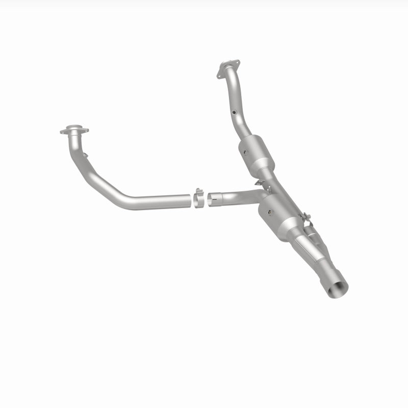 Magnaflow 14-18 2500 V8 6.4 OEM Underbody Direct Fit Converter 21-513 21-513 360 Degree Image Set