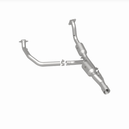 Magnaflow 14-18 2500 V8 6.4 OEM Underbody Direct Fit Converter 21-513 21-513 360 Degree Image Set