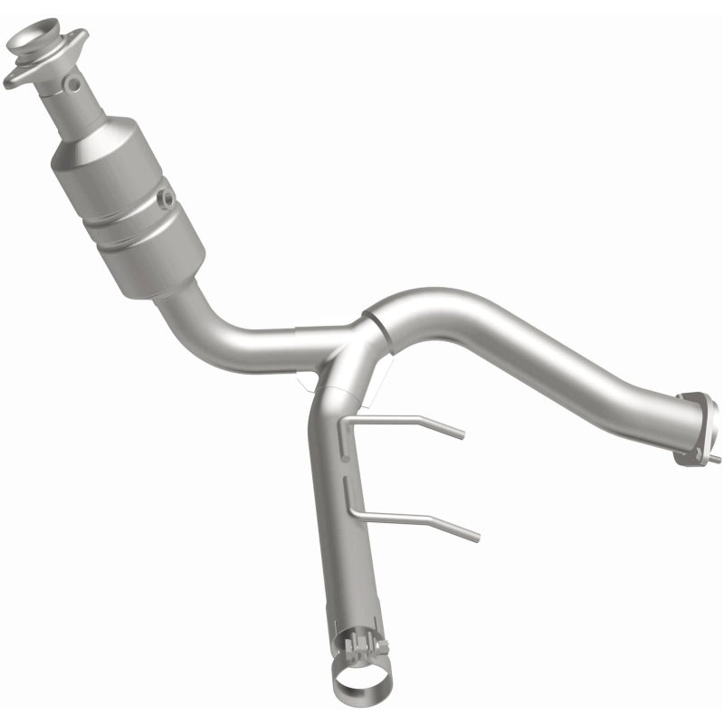 MagnaFlow Ford F-150 California Grade CARB Compliant Direct-Fit Catalytic Converter 5551295 Photo - out of package