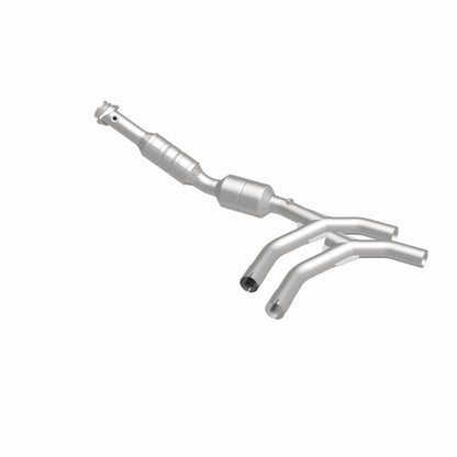 MagnaFlow Ford OEM Grade Federal / EPA Compliant Direct-Fit Catalytic Converter 51310 360 Degree Image Set