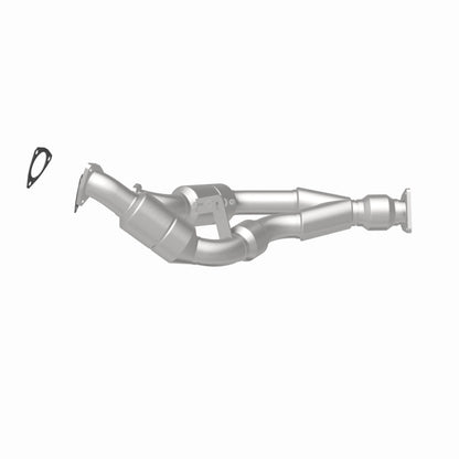 MagnaFlow OEM Grade Federal / EPA Compliant Direct-Fit Catalytic Converter 51499 360 Degree Image Set