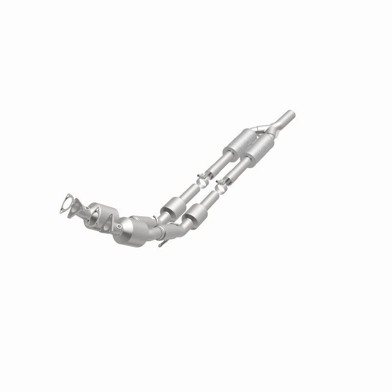 MagnaFlow Volkswagen Passat California Grade CARB Compliant Direct-Fit Catalytic Converter 551838 360 Degree Image Set