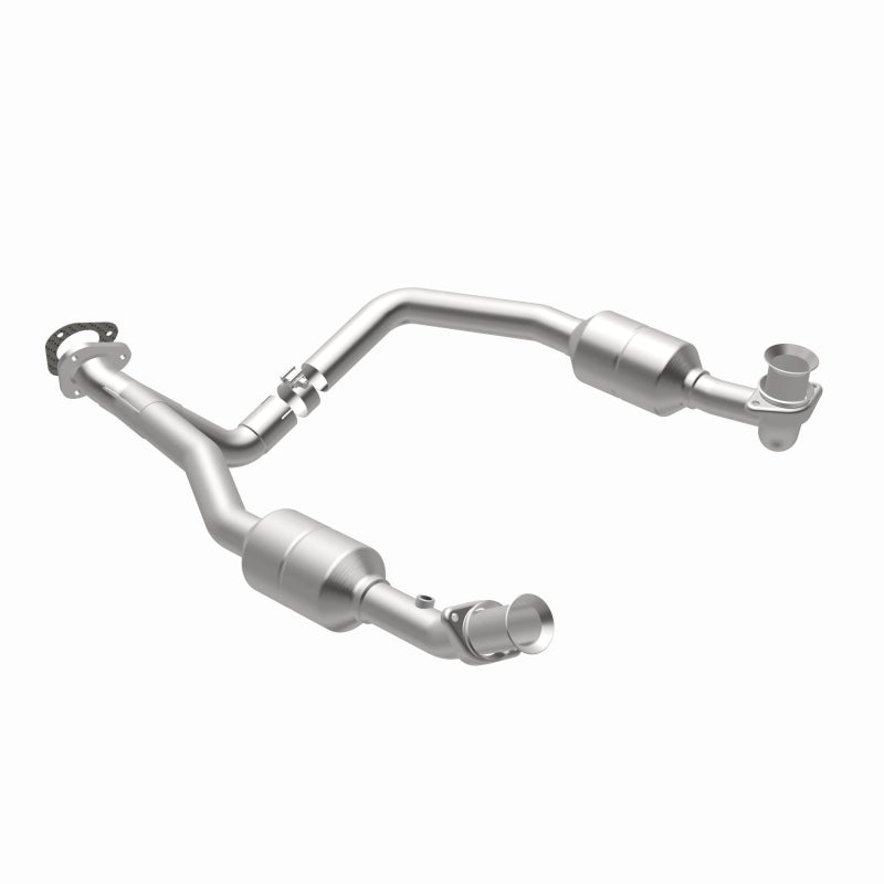 Magnaflow 2003 Ford E-350 Super Duty 5.4L Direct Fit Converter 4583378 4583378 360 Degree Image Set