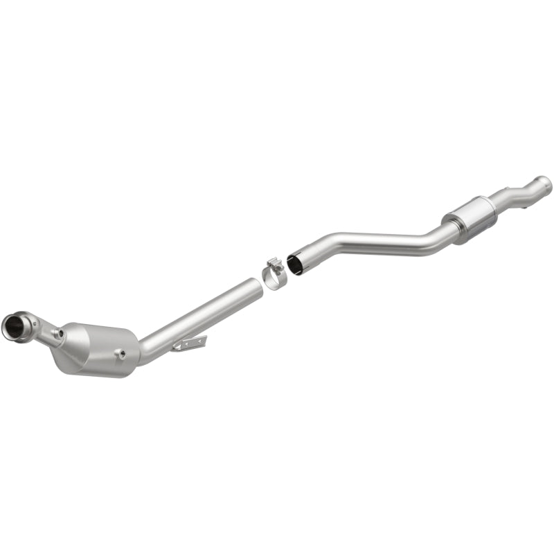 MagnaFlow Mercedes-Benz OEM Grade Federal / EPA Compliant Direct-Fit Catalytic Converter 21-570 Photo - Primary