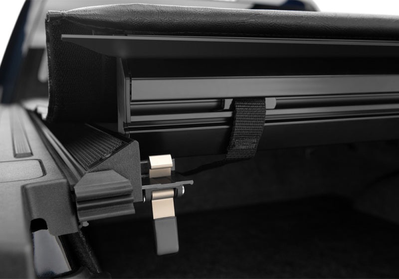 Truxedo Lo Pro 17-19 Ford F-250/F-350/F-450 Super Duty 6'9" Bed 579101 Photo - Close Up