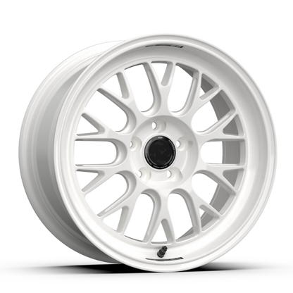 fifteen52 Holeshot RSR 18x9.5 5x114.3 38mm ET 73.1mm Center Bore Rally White RSHRW-89554+38 RSHRW-89554+38 User 1